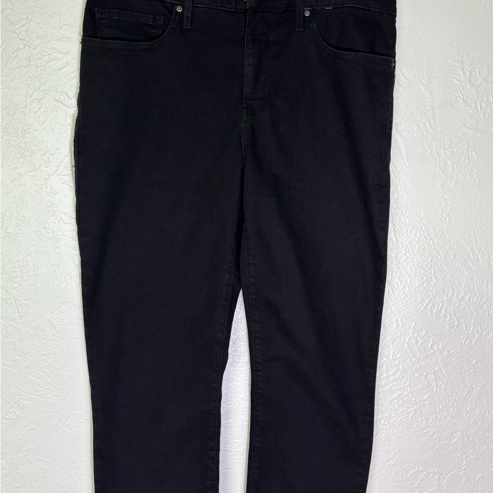 Levi's Black Skinny Capris
